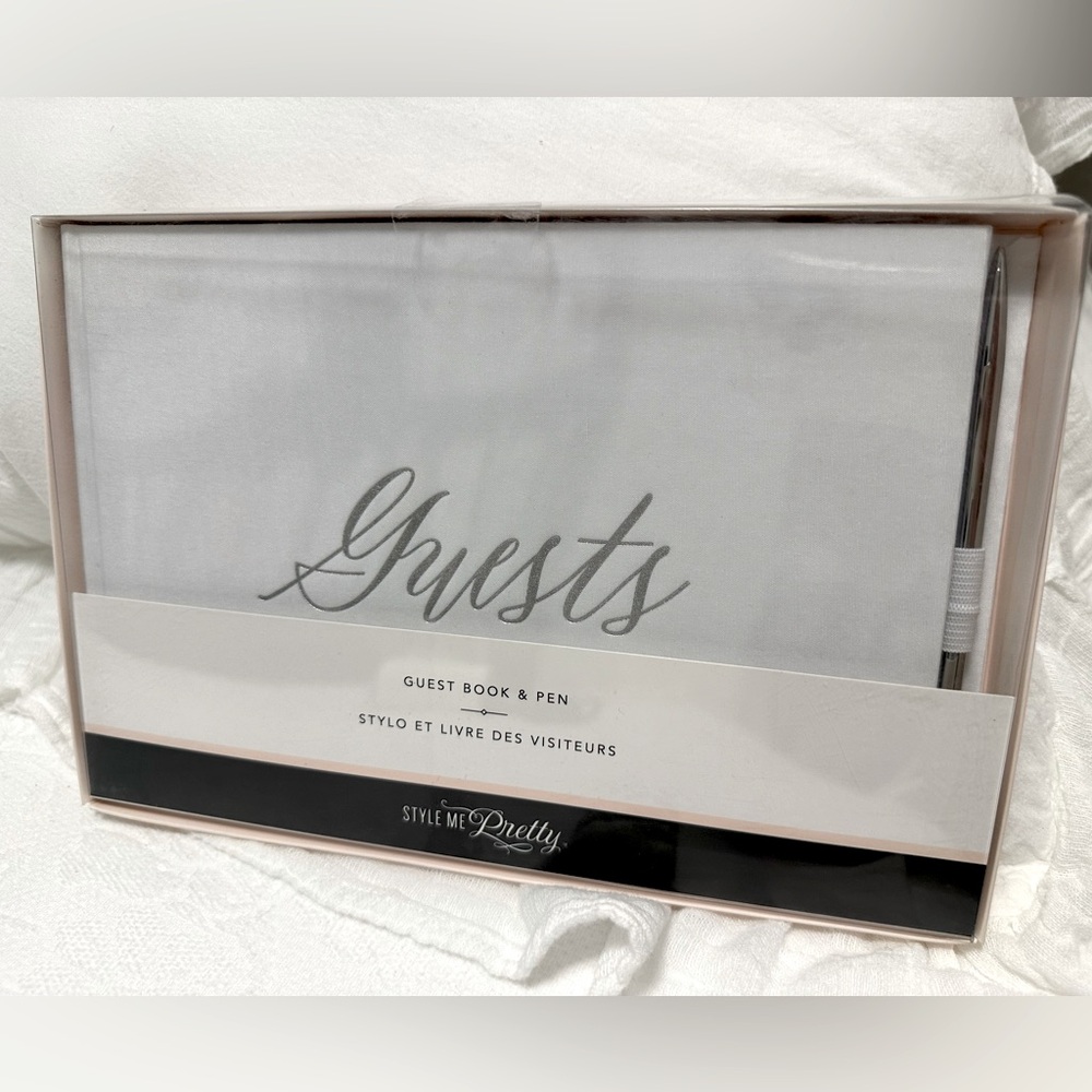 NWT 💍 Wedding Guest Book & Pen Embossed Silver